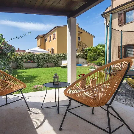 Spacious With Private Terrace And Garden * Pula