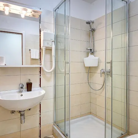 Spacious With Private Terrace And Garden * Pula