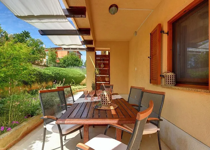 Apartment In Croatia Near The Coast Pula